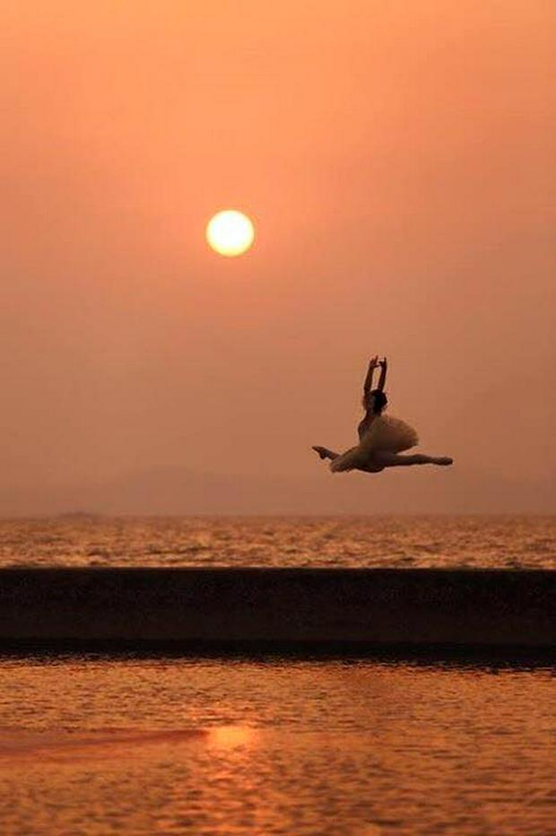 ballerina-on-sea.jpg